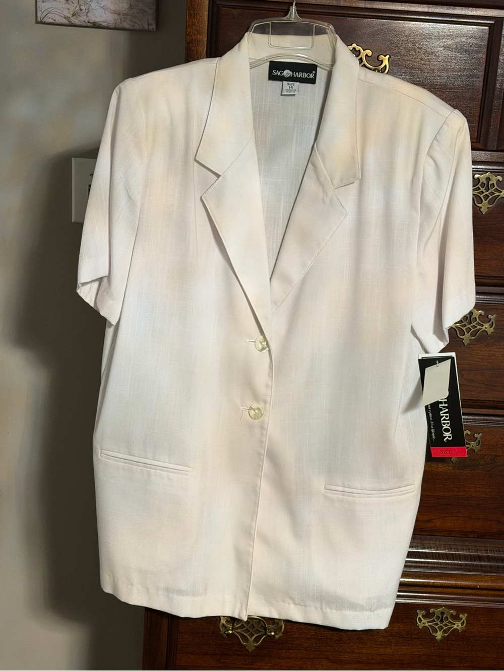 Sag Harbor Short‎ Sleeve Blazer with skirt.